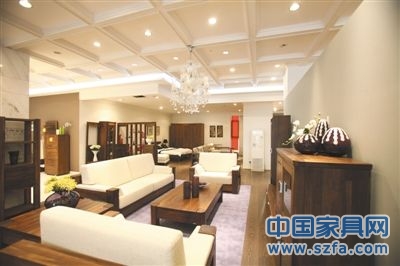 業(yè)內(nèi)人士認(rèn)為，實木家具的價值應(yīng)體現(xiàn)在材料和加工工藝的結(jié)合上。